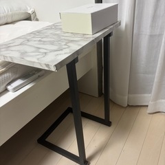 サイドテーブル の画像