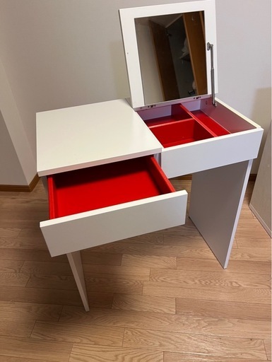オシャレなドレッサー