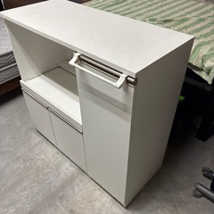 ニトリ製レンジ台の画像