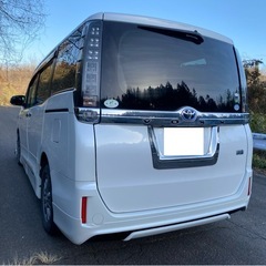 トヨタ　ヴォクシー　ハイブリッド　車検付き　TOYOTA  VOXY HYBRID の画像