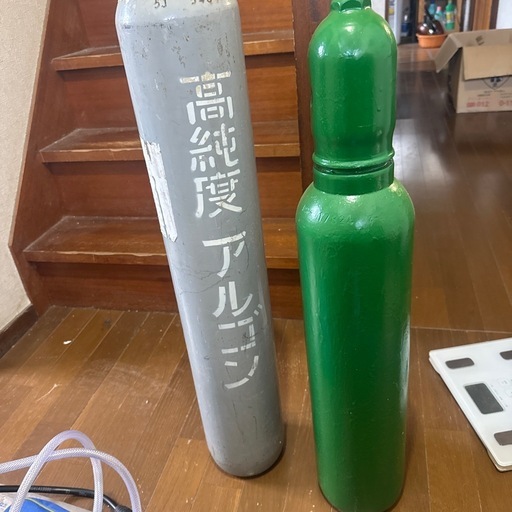 アルゴンガスボンベ充填済み、10L.    空CO2ボンベ