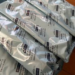 成猫用 キャットフード セット（フィッシュ味） 国産　ドライ パウチ 定価2190円の画像