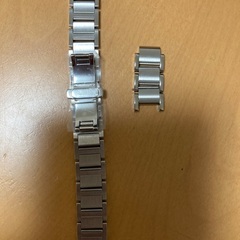 腕時計のスチールバンドの画像