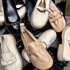 閉店セール　パンプス　スニーカー　靴　など　1足600円、2足1000円の画像