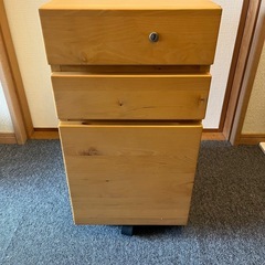 PC机とキャビネットセットの画像