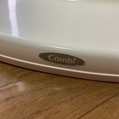 【本日中】combiハイローチェアのテーブルのみの画像