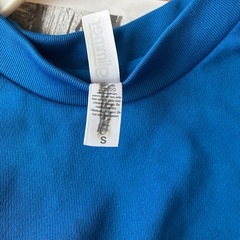 青　半袖の画像