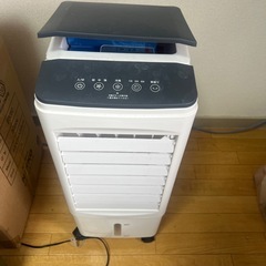 冷蔵庫、電子レンジ、洗濯機、冷風機の画像