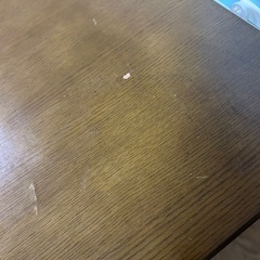 机と椅子のセットの画像