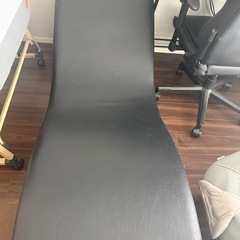 温泉施設と同じ物を購入した1人掛けソファの画像