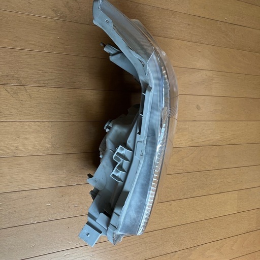 ハイエースGDH206Vヘッドライト右ハロゲン中古