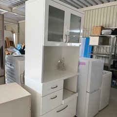 食器棚　上下2分割の画像