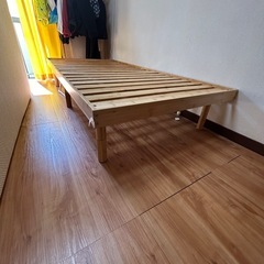 竹製シングルベッドフレームの画像