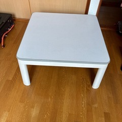 正方形コタツの画像