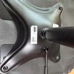 IKEA トッスベルグ TOSSBERG MALSKÄR グレー 人気のチェアの画像