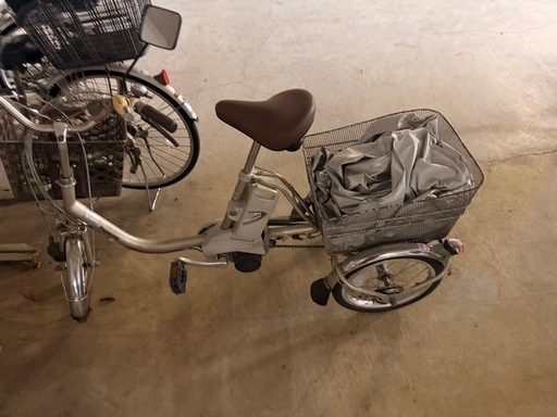電動アシスト三輪車「ビビライフ（ViVi Life）」