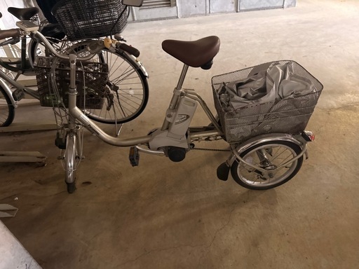 電動アシスト三輪車「ビビライフ（ViVi Life）」