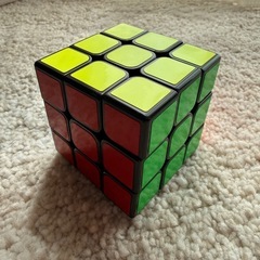 中古ルービックキューブの画像