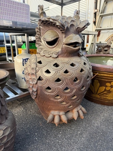 大きい　フクロウの置物