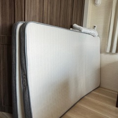 ベットフレーム(セミダブル🛌) ベットマット付きの画像