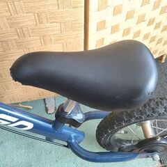 AVIGO バランスバイク ブルー ブレーキあり スポーツタイプ トイザらス キックバイク トレーニングバイク ブルー 青 アヴィーゴ 札幌 北20条店の画像