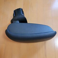 UK日産純正品 アームレスト 日産ジュークニスモで使用。の画像