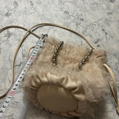 ラメチュール巾着バッグ バケットバッグ ミニ ハンドバッグ　チュールフリルの画像