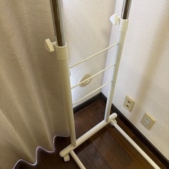 ハンガーラックの画像