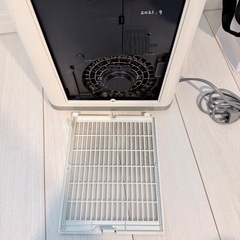 シャープ型名 IG-BK100-W 空気清浄機加湿器　の画像