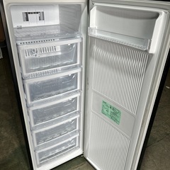 冷凍庫　三菱　2020年製　鏡面黒　②の画像