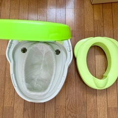 Combi    踏み台にもなる補助便座付きおまるの画像