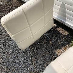 ニトリ椅子二脚の画像