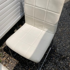 ニトリ椅子二脚の画像