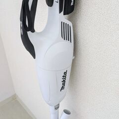【早い者勝ち】マキタ コードレス掃除機 18V カプセル式 バッテリー・充電器付き 動作OK すぐ使えます！の画像