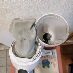 【早い者勝ち】マキタ コードレス掃除機 18V カプセル式 バッテリー・充電器付き 動作OK すぐ使えます！の画像