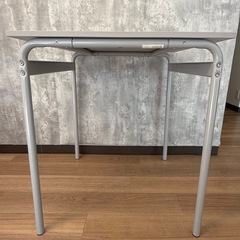 【予約済】IKEA 白いデスク 机（3つセット）の画像