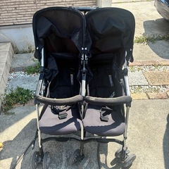 双子用ベビーカー（横並びタイプ）の画像