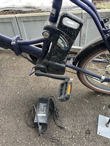 折りたたみ式　電動アシスト自転車