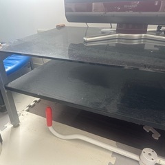 ガラステーブルの画像