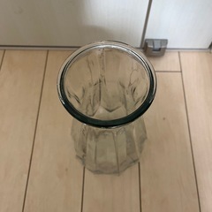 ガラス製　花瓶の画像