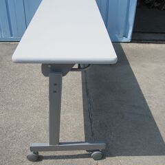 会議用テーブル　幕板付きニューグレー　1800ｘ450ｘ700　スタックテーブルの画像