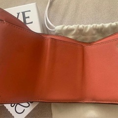 【正規品】LOEWE ロエベ　三つ折り財布 ベージュ/オレンジ　箱・保存袋付きの画像
