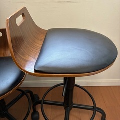 椅子　二つセットの画像