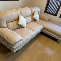 L字カウチソファ3人掛け(付属クッション2個付き)／2023年購入／美品／取りに来られる方の画像
