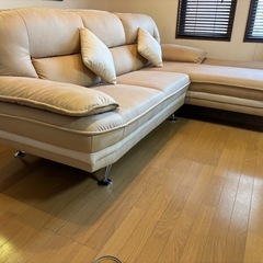 L字カウチソファ3人掛け(付属クッション2個付き)／2023年購入／美品／取りに来られる方の画像