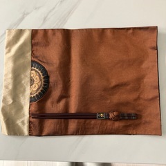 ランチョンマットとお箸のセットの画像