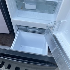 ブラック冷蔵庫 下部冷凍庫付き2020年製の画像