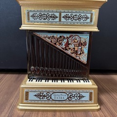 サントリー ブランデー エクストラ ポジティブオルガン型ボトルの画像