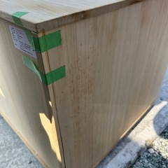 桐のタンスと箱の画像
