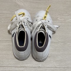 POLOホワイトスニーカーの画像